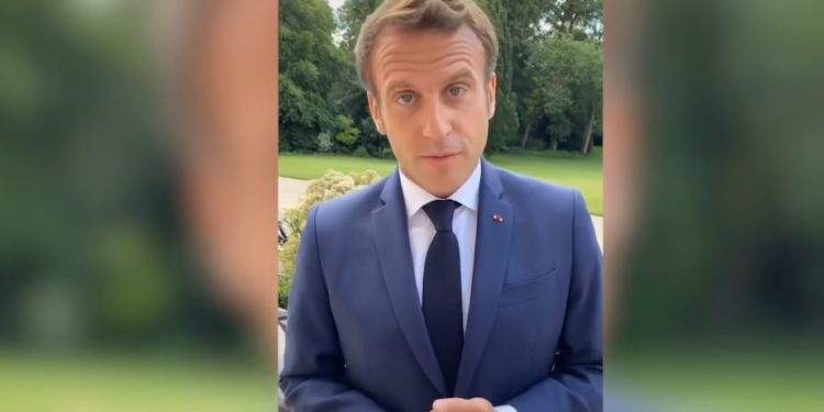 Emmanuel Macron a désormais un compte TikTok et félicite les bacheliers 2020