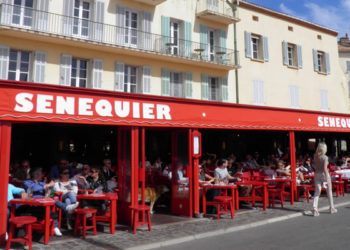 Le Sénéquier, emblématique restaurant de Saint-Tropez ferme temporairement ses portes après deux cas de Covid-19