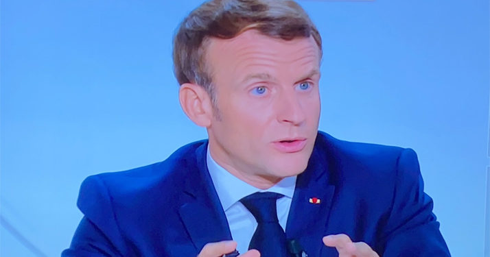 Emmanuel Macron instaure un couvre feu de 21h à 6h du matin dès samedi