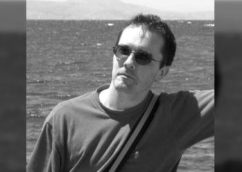Mort de Samuel Paty : Découvrez la Une de Charlie Hebdo intitulée « La République décapitée », à paraître ce mercredi