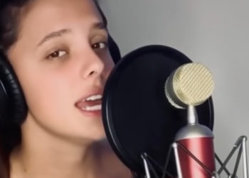 Une jeune Youtubeuse reprend magnifiquement bien le titre Dreams de Fleetwood Mac