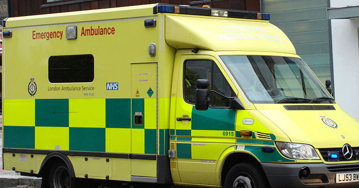 Londres : Une fillette de deux ans décède après s’être étouffée avec un morceau de saucisse à la crèche