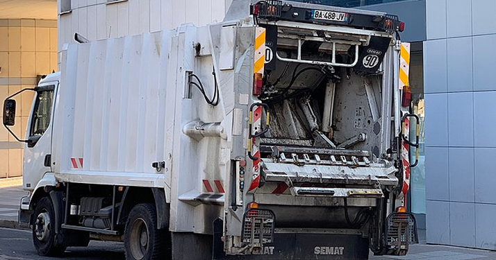 Essonne. Une femme décède après avoir été percutée par un camion poubelle