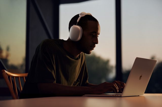 AirPods Max / © Apple