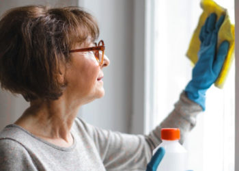 Femme de ménage : entretenez votre logement en votre absence
