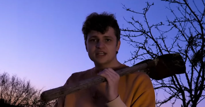 Après son exclusion dans The Voice, The Vivi répond à la polémique via un clip