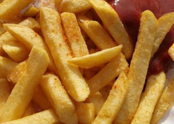 Angleterre. Elle décongèle des frites par accident : Son compagnon l’étrangle à mort, la démembre et jette les morceaux de son corps dans des sacs-poubelles