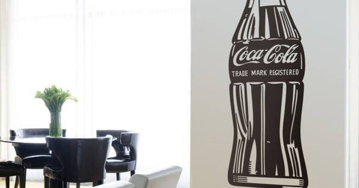 Être à la maison pendant le confinement : changez votre décoration avec des stickers muraux
