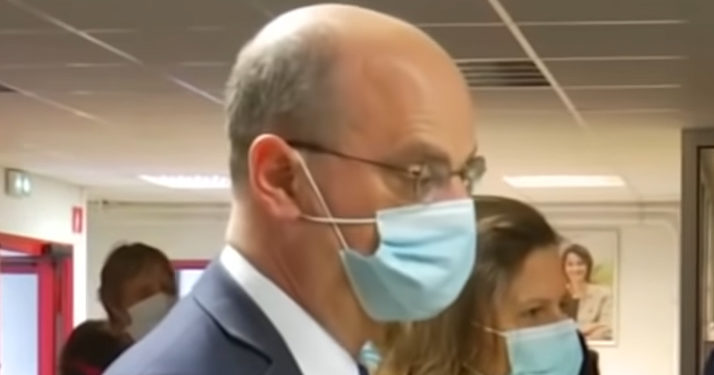 Cas contact, le ministre de l’éducation nationale, Jean-Michel Blanquer, se place à l’isolement