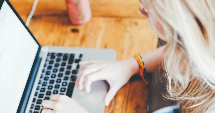 École à la maison. Succession de problèmes pour la plateforme du CNED