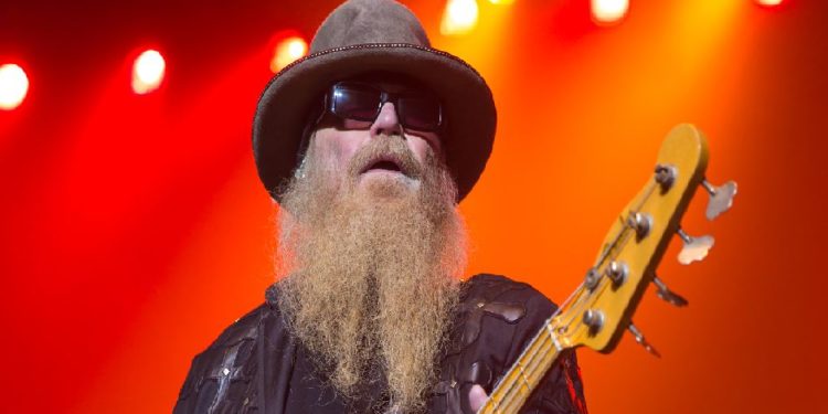 Dusty Hill, emblématique bassiste et chanteur du groupe ZZ Top est décédé à l’âge de 72 ans