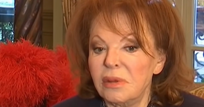 Reine des nuits parisiennes, la chanteuse et comédienne, Régine, s’est éteinte ce dimanche à l’âge de 92 ans