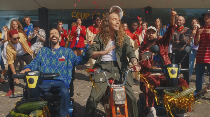La surprise phénoménale de Bigflo et Oli à Julien Doré qui tourne dans leur clip « Coup de vieux »