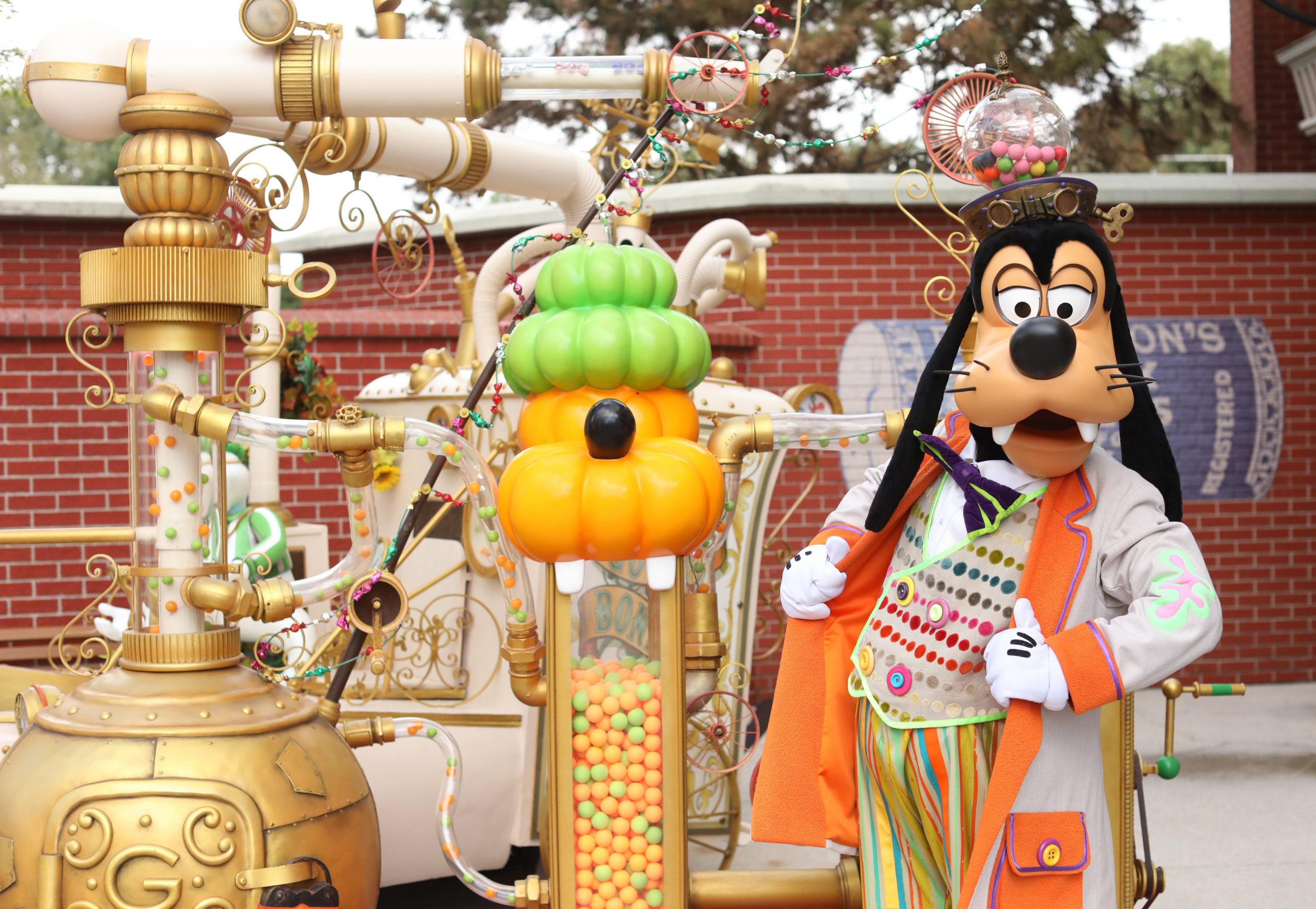 Meet & Greet with Disney Characters Halloween outfits