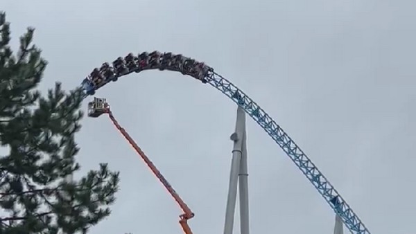Europapark : Les passagers de la montagne russe Blue Fire bloqués à 38 mètres de hauteur