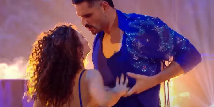 Elsa Bois, ancienne partenaire de Michou est-elle tombée sous le charme du nageur Florent Manaudou ?