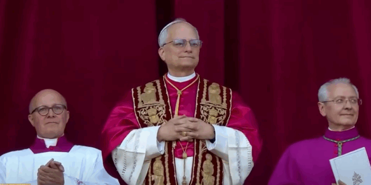 Qui est Robert Francis Prevost : Le premier pape américain sous le nom de Léon XIV ?