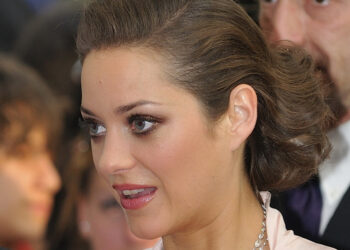 Marion Cotillard sous le charme de Jennifer Aniston : « C’est vraiment une icône »