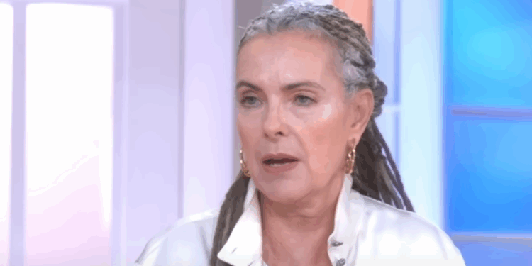 La comédienne Carole Bouquet victime d’un malaise en pleine représentation