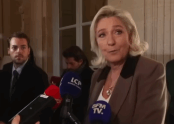 France–Algérie : le Rassemblement national fait adopter à l’Assemblée la dénonciation de l’accord de 1968