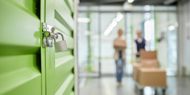 Comment choisir le bon service de self-stockage pour déménager à Nice