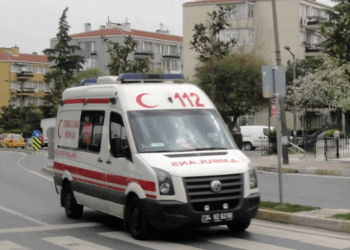 Tragédie dans un atelier : un apprenti de 15 ans meurt après un « prank » à l’air comprimé