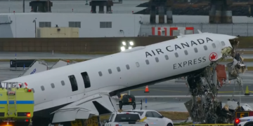 New York : collision spectaculaire entre un avion et un véhicule de secours à l’aéroport de LaGuardia