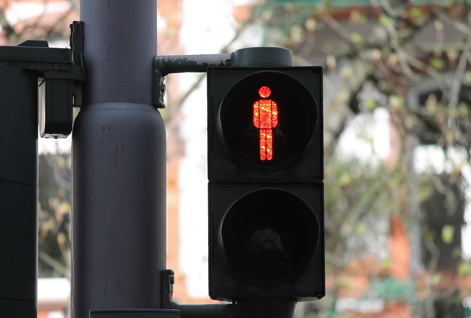 Quand le code de la route s’immisce dans les cahiers de vacances !