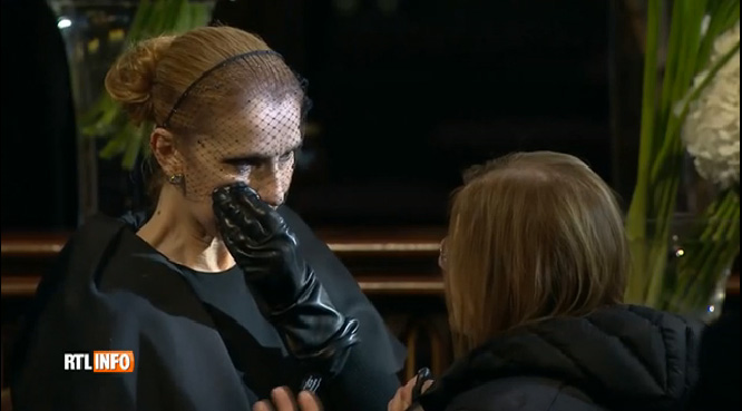 Les images émouvantes de Céline Dion se recueillant devant le cercueil de son mari René Angélil !