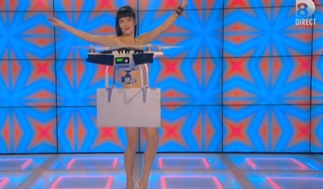 TPMP : Erika Moulet se met à nue pour l’anniversaire de Bertrand Chameroy et fait monter la température !