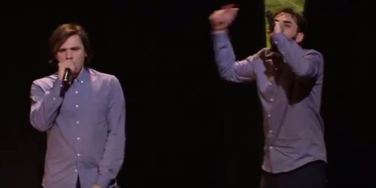 Gringe et Orelsan font une battle de rap lors du spectacle de Thomas Ngijol !