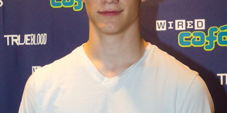 Lucas Till obtient le rôle MacGyver pour CBS
