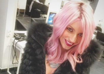 Nadège Lacroix : Son nouveau look avec les cheveux roses !