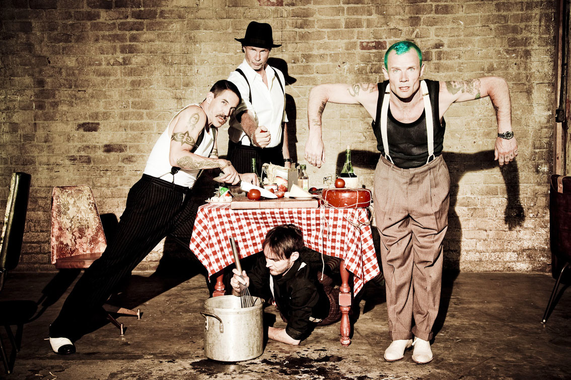 Le producteur de Radiohead travaille sur le prochain album des Red Hot Chili Peppers !