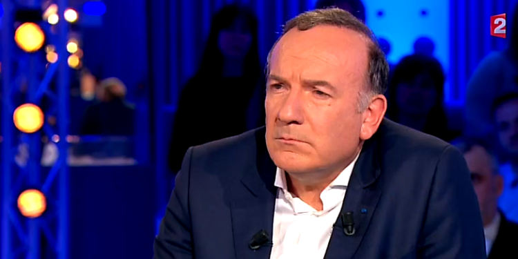 Pierre Gattaz chahuté par des militants du collectif Nuit Debout présents sur le plateau de « On n’est pas couché »