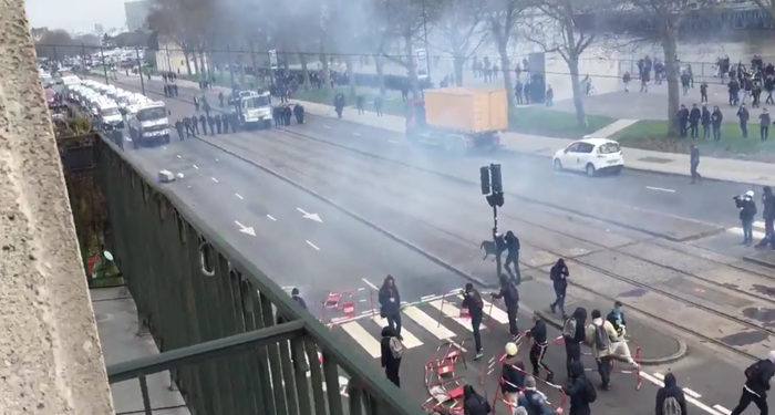 Affrontements à Nantes : Un habitant reçoit une grenade lacrymogène sur son balcon
