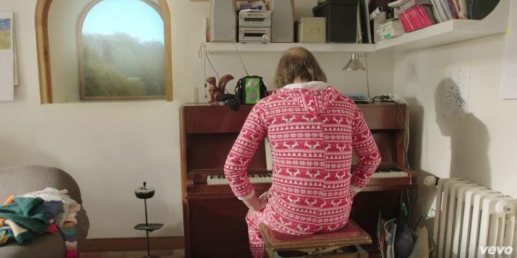 « Le film » : le nouvel album de Philippe Katerine sort le 8 avril !