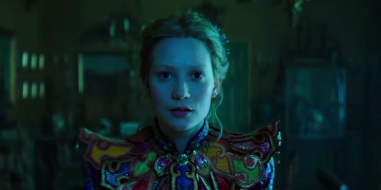 « Alice de l&rsquo;Autre Côté du Miroir » : Préparez-vous à en prendre plein les yeux !