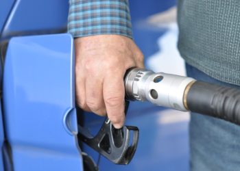 Pénurie de Carburant : Un homme fond en larmes sur Europe 1