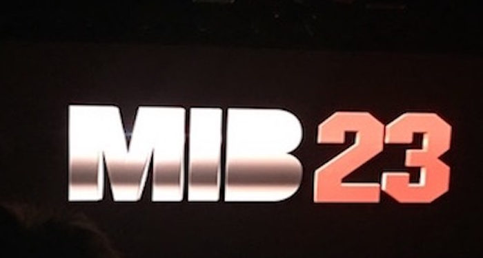 MIB 23 : James Bobin mène le crossover Men In Black / 21 Jump Street