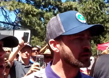 Justin Timberlake se fait gifler par un fan lors d&rsquo;un tournoi de golf !