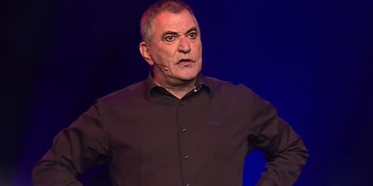 Victime d’un malaise, Jean-Marie Bigard s’écroule sur scène en pleine représentation !