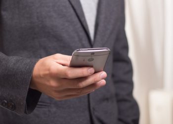 Excédé cet homme insulte le service client d&rsquo;un opérateur téléphonique !