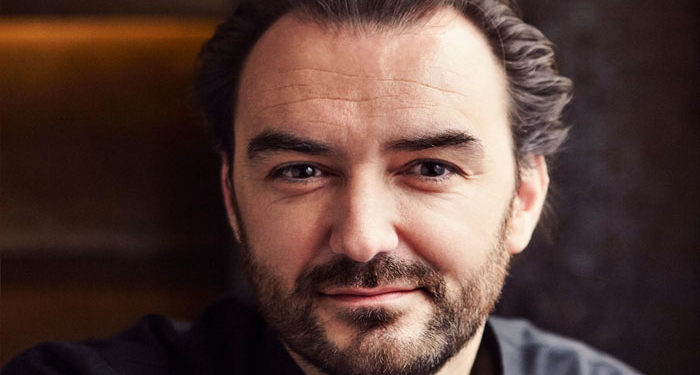 Cyril Lignac victime d&rsquo;un accident de scooter à Paris cette nuit !