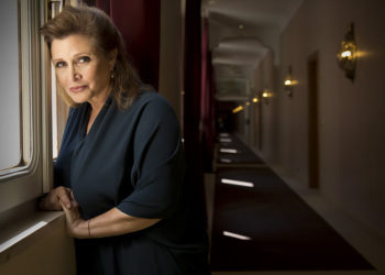 L’héroïne de Star Wars, Carrie Fisher allias princesse leia victime d&rsquo;une importante crise cardiaque à bord d&rsquo;un avion !