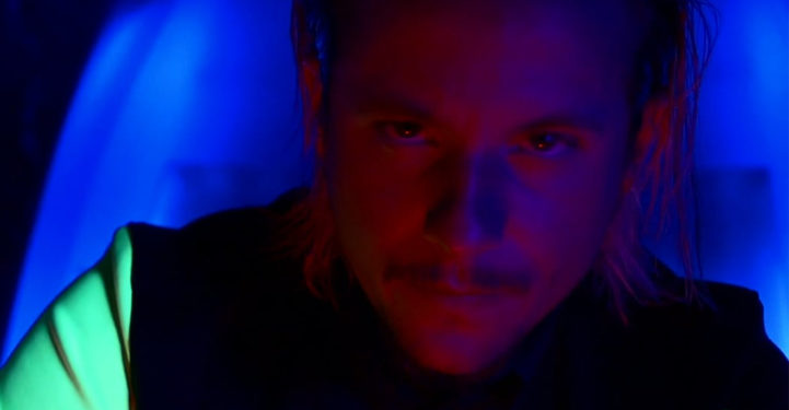 Nekfeu sort un album surprise en plein concert à Bercy