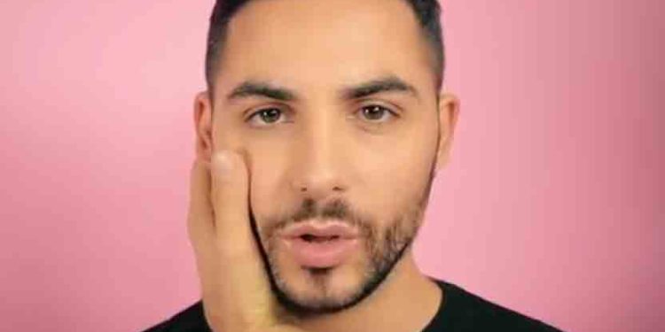 Alban Bartoli dévoile son homosexualité via son nouveau clip « Deux Mamans » !