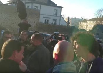 Manuel Valls se fait gifler par un adolescent lors de son déplacement en Bretagne !