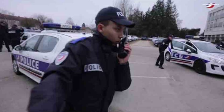 Le Mannnequin Challenge très réussi de la police nationale !