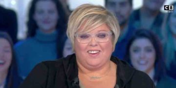 Laurence Boccolini « insultée et frappée » : Elle raconte ses débuts difficiles lorsqu&rsquo;elle animait le « Maillon Faible »